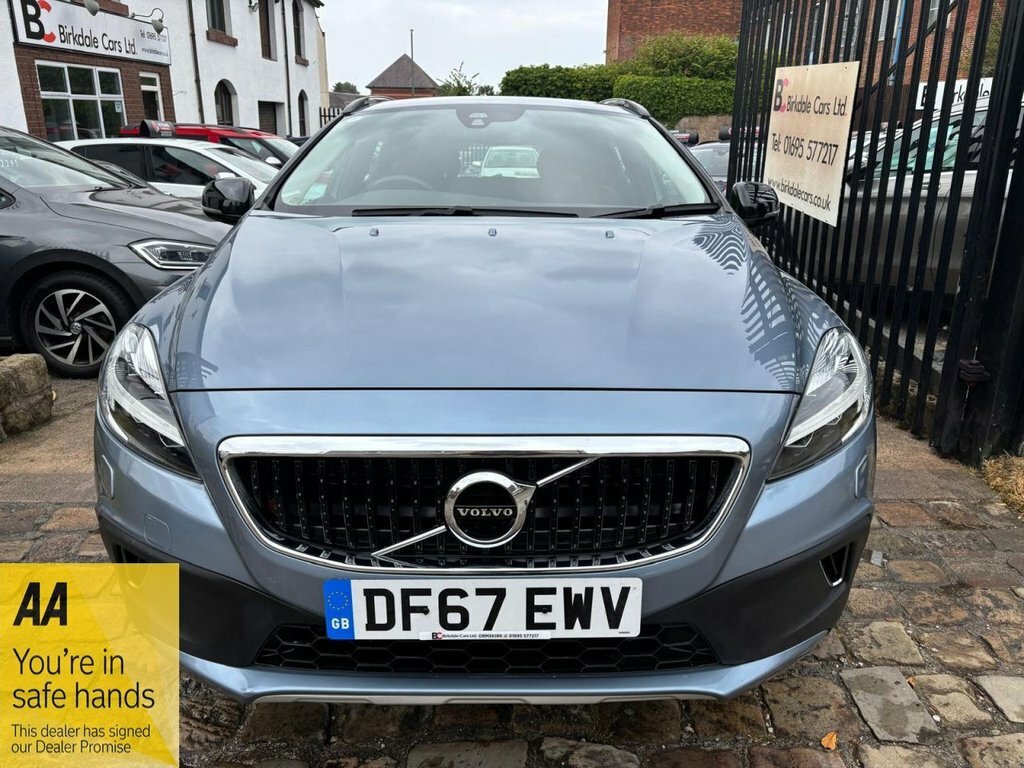 Volvo V40 Cross Country 2L Pro DF67EWV Blue #4