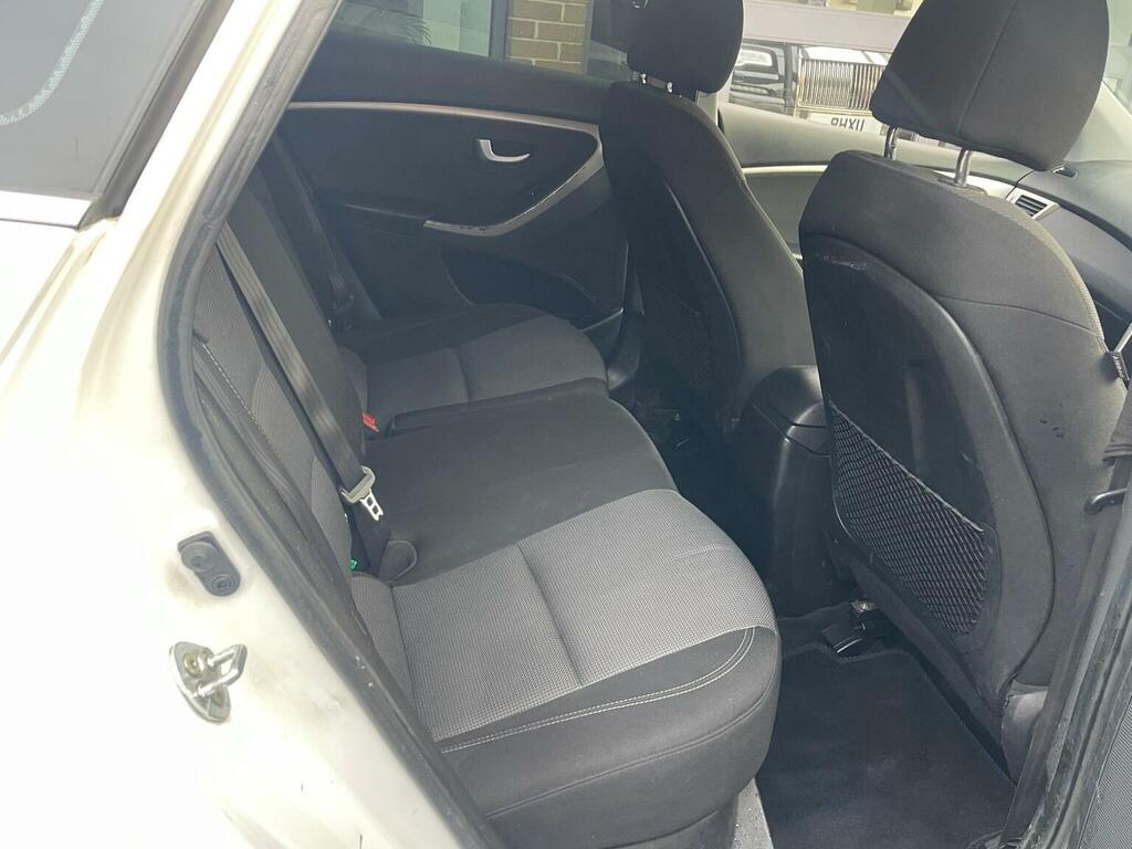 Hyundai I30 Se White #16
