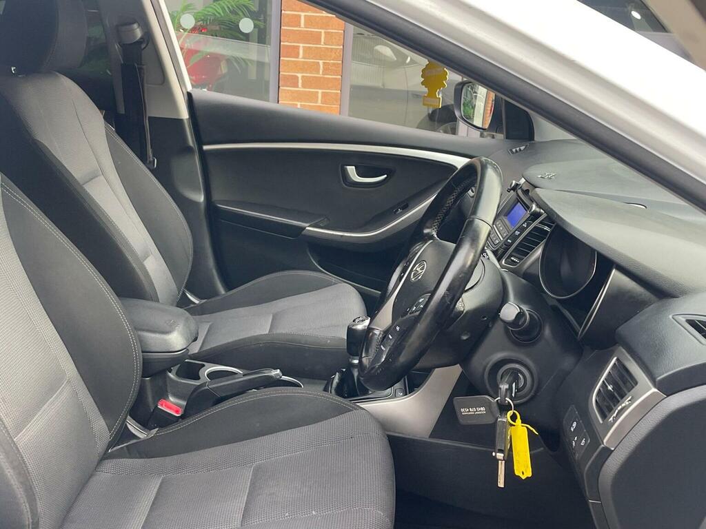 Hyundai I30 Se White #11