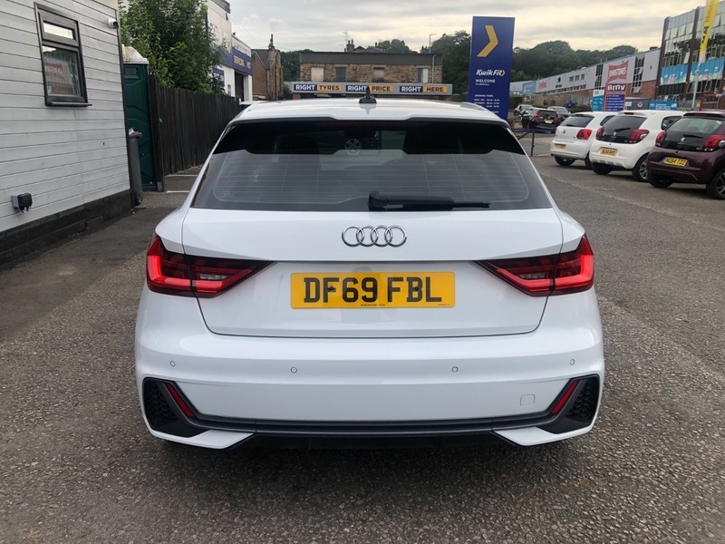 Audi A1 Sportback Tfsi S Line White #4