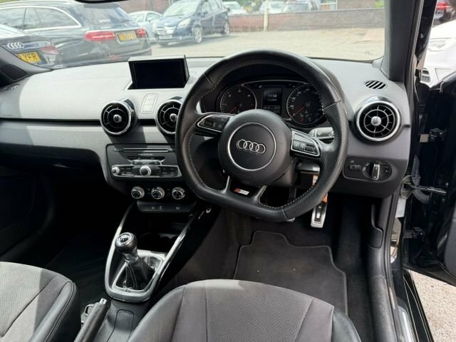 Audi A1 1.6 Tdi Black Edition YF17LGG Black #6