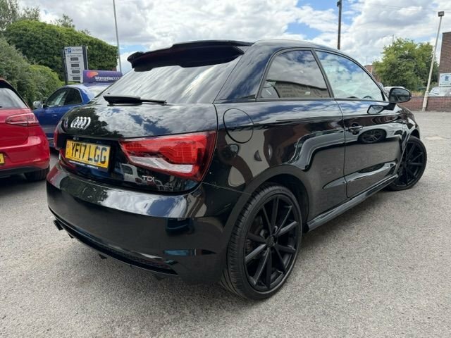 Audi A1 1.6 Tdi Black Edition YF17LGG Black #3