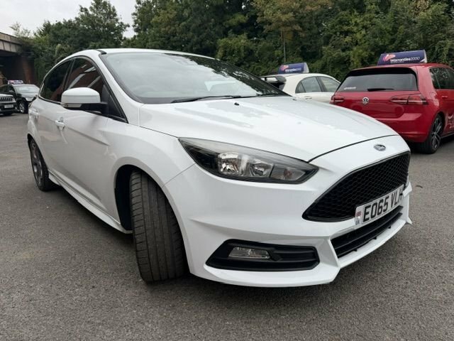 Ford Focus 2.0T Ecoboost St-2 Hatchback EO65VLH White #2