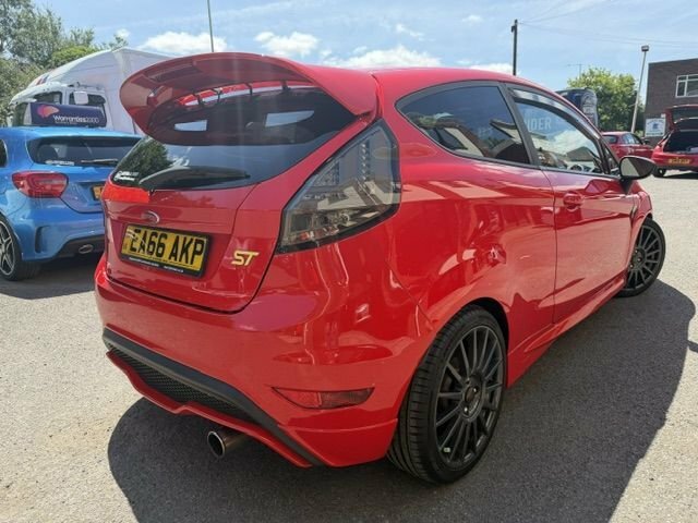 Ford Fiesta 1.6T Ecoboost St-3 Hatchback Red #3