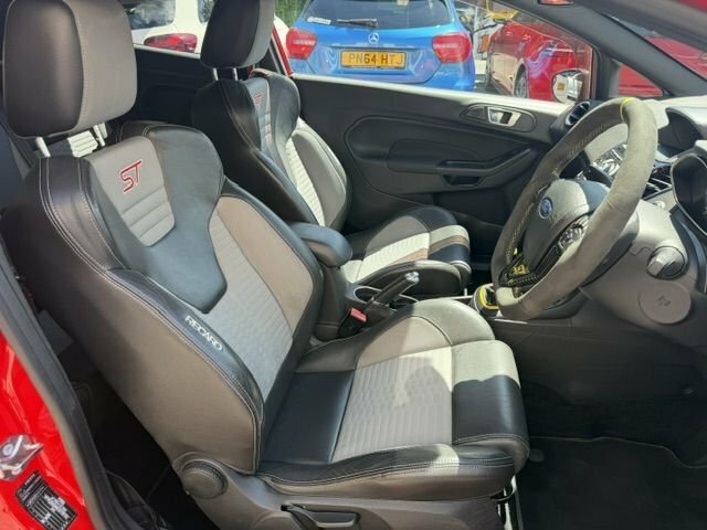 Ford Fiesta 1.6T Ecoboost St-3 Hatchback Red #6