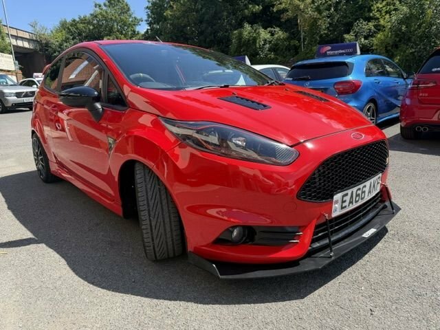 Ford Fiesta 1.6T Ecoboost St-3 Hatchback Red #2