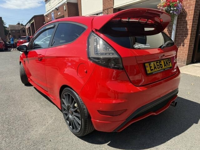 Ford Fiesta 1.6T Ecoboost St-3 Hatchback Red #5