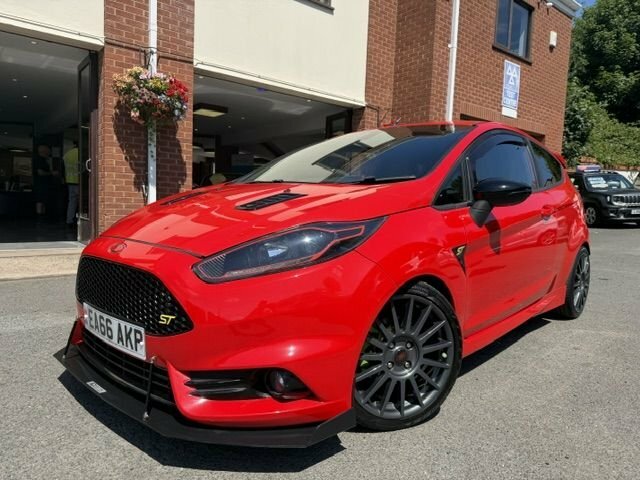 Ford Fiesta 1.6T Ecoboost St-3 Hatchback Red