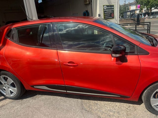 Renault Clio 1.2 16V Dynamique Medianav Red #3