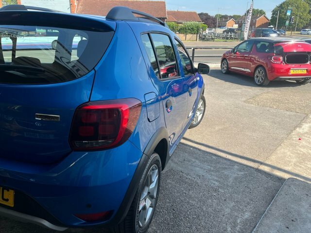 Dacia Sandero Stepway 0.9 Tce Comfort Hatchback Blue #4
