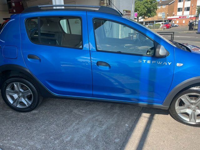 Dacia Sandero Stepway 0.9 Tce Comfort Hatchback Blue #3