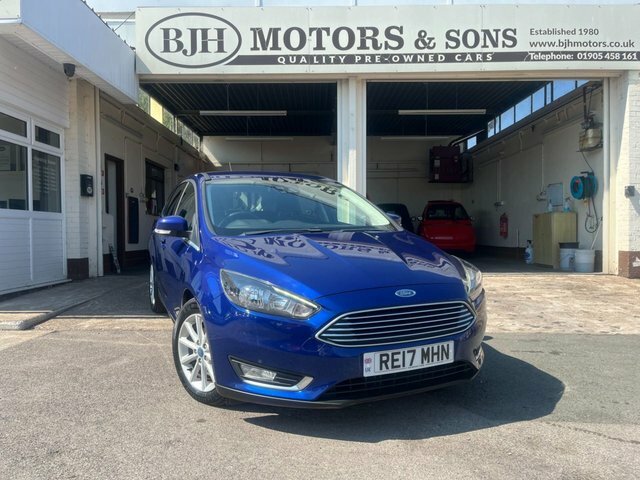 Ford Focus 1.5 Tdci Titanium Hatchback RE17MHN Blue