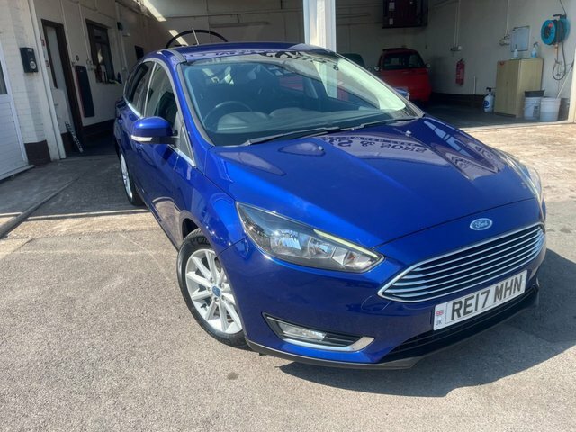 Ford Focus 1.5 Tdci Titanium Hatchback RE17MHN Blue #2