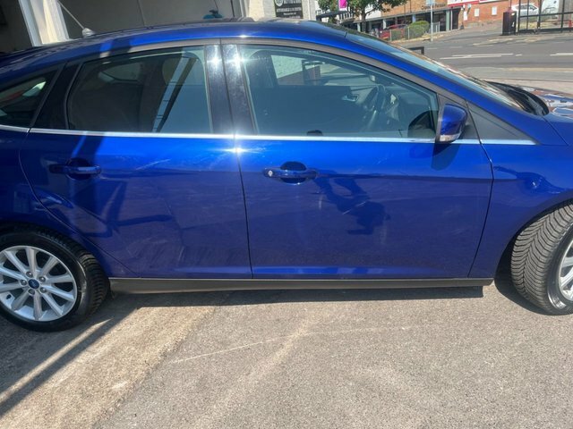 Ford Focus 1.5 Tdci Titanium Hatchback RE17MHN Blue #3