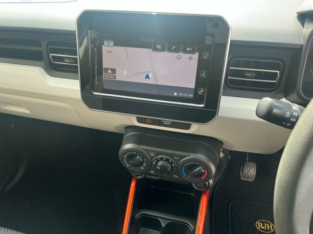 Suzuki Ignis Hatchback White #12