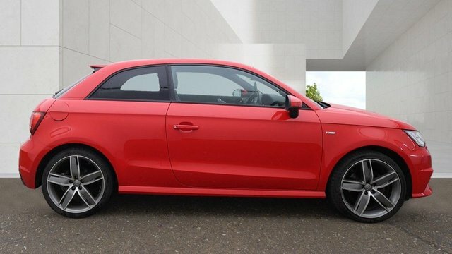 Audi A1 1.4 Tfsi Cod Black Red #4
