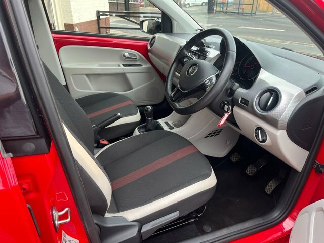 Volkswagen Up Vw Up 1.0 Take Up Yellow #13