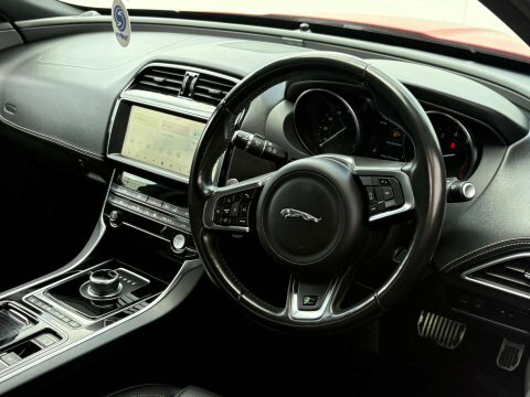 Jaguar XE Hse Grey #56