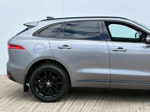 Jaguar F-Pace D200 R-dynamic Se Black Grey #11
