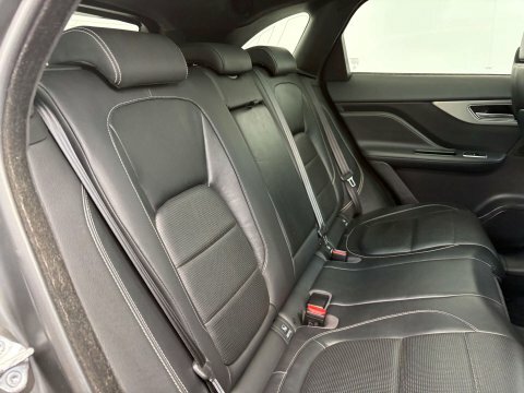 Jaguar F-Pace D200 R-dynamic Se Black Grey #24