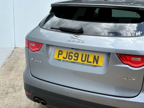 Jaguar F-Pace D200 R-dynamic Se Black Grey #39