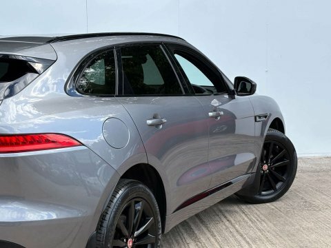 Jaguar F-Pace D200 R-dynamic Se Black Grey #34