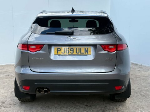 Jaguar F-Pace D200 R-dynamic Se Black Grey #42