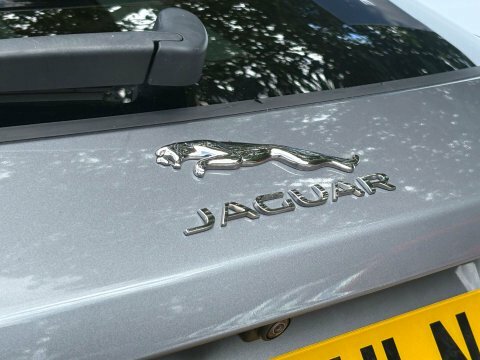 Jaguar F-Pace D200 R-dynamic Se Black Grey #46