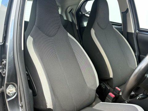 Toyota Aygo X 1.0 Vvt-i Pure  #8