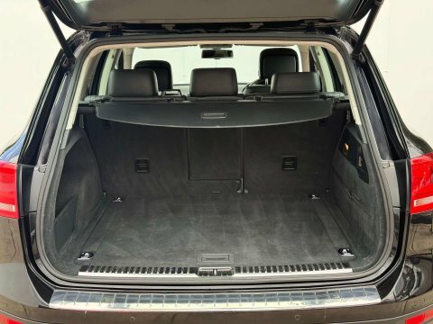 Volkswagen Touareg Diesel White #10