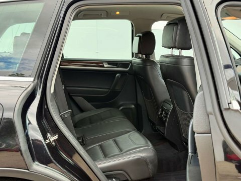 Volkswagen Touareg Diesel White #7