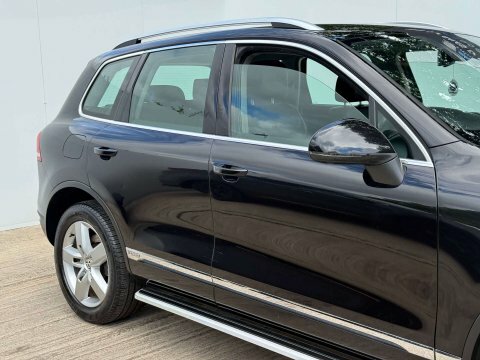 Volkswagen Touareg 3.0 Touareg V6 Black #5