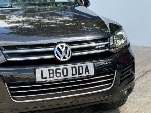 Volkswagen Touareg 3.0 Touareg V6 Black #2