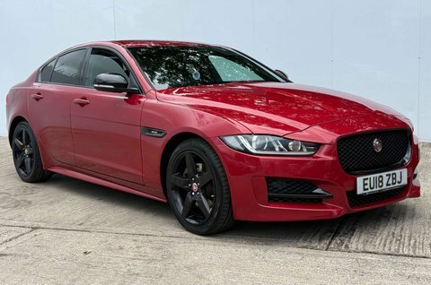Jaguar XE 2.0 Xe R-sport Red
