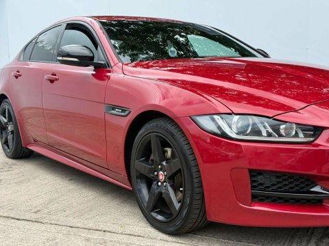 Jaguar XE 2.0 Xe R-sport Red #2