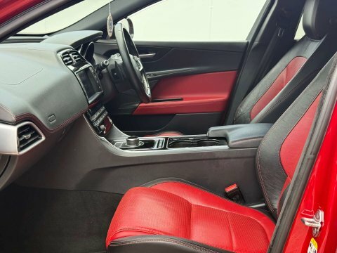 Jaguar XE 2.0L 2.0D R-sport Saloon Euro 6 S Black #15