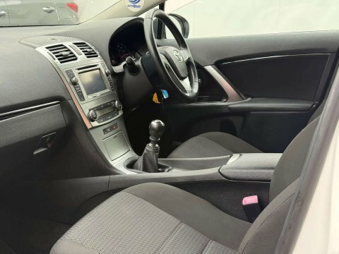 Toyota Avensis 1.8 Avensis Tr White #6