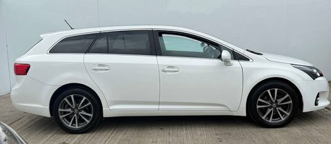 Toyota Avensis 1.8 Avensis Tr White #2