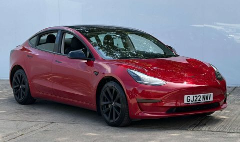 Tesla Model 3 Standard Range Plus Red