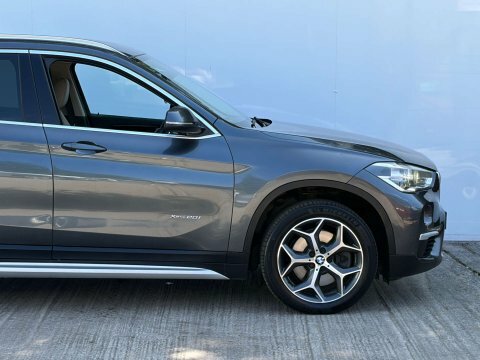 BMW X1 Estate White #16