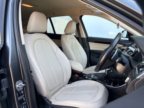 BMW X1 Estate White #20