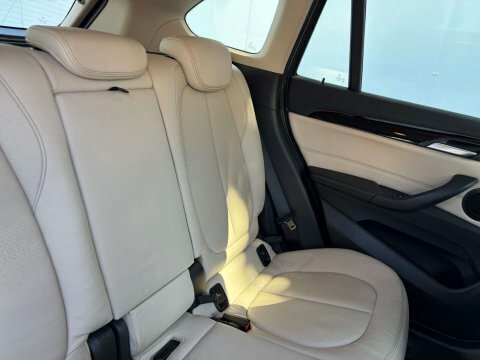 BMW X1 Estate White #26