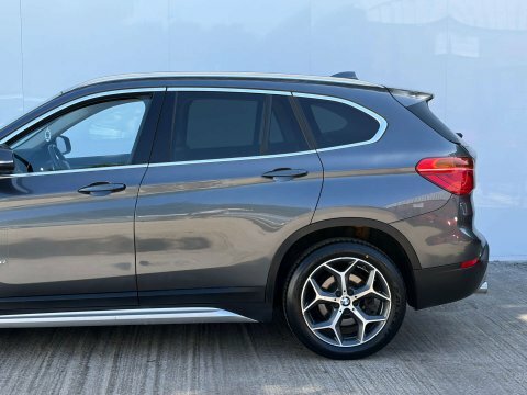 BMW X1 Estate White #50
