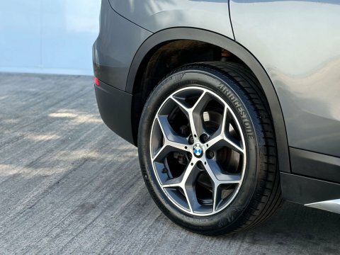 BMW X1 Estate White #9
