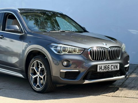 BMW X1 Estate White #7