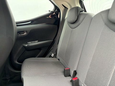 Toyota Aygo X X-play Vvt-i Red #45