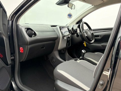Toyota Aygo X X-play Vvt-i Red #54