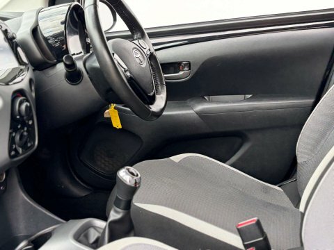 Toyota Aygo X X-play Vvt-i Red #52
