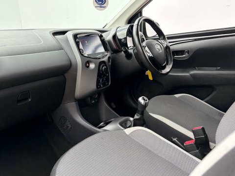 Toyota Aygo X X-play Vvt-i Red #53