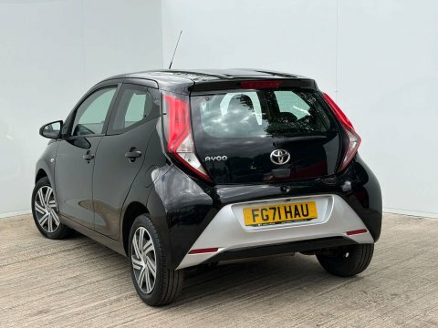 Toyota Aygo X X-play Vvt-i Red #33